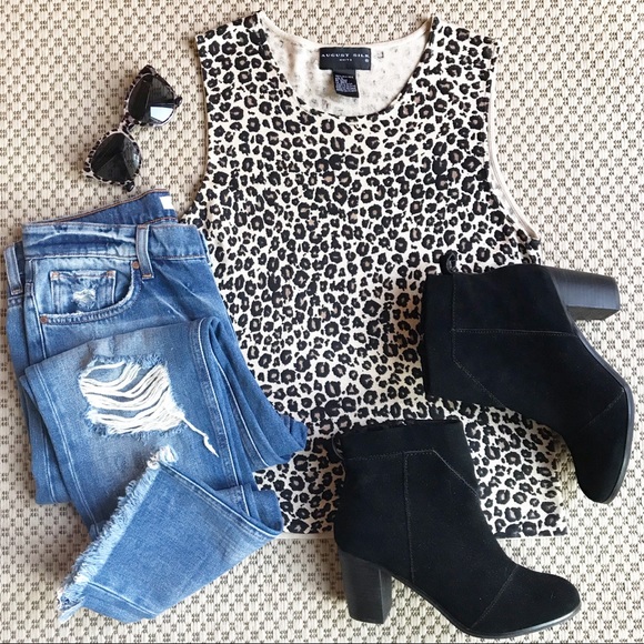 Ei8ght Dreams Distressed Straight Leg Jeans - Picture 9 of 9